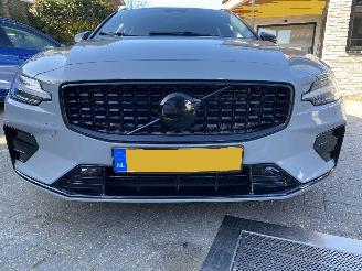 Volvo V-60 2.0 B4 Plus Bright Mild Hybrid VASTE PRIJS picture 3