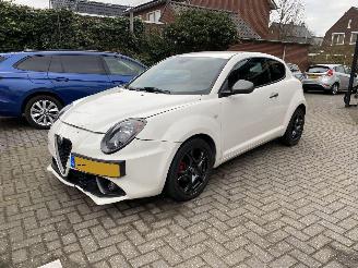 krockskadad bil auto Alfa Romeo MiTo 0.9 TwinAir Eco Super 71485km 2017/3