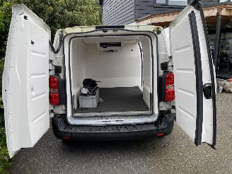  Peugeot Expert Carrier Koeling 1.5 BlueHDi 100 Standard Pro met motorschade 2021/9