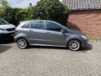 skadebil auto Mercedes B-klasse 180 Business Class bak en motor uitgevallen VASTE PRIJS/FINAL PRICE 2010/6