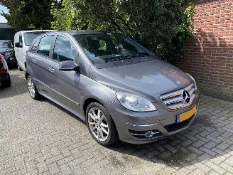 skadebil auto Mercedes B-klasse 180 Business Class automaatbak en motor uitgevallen VASTE PRIJS/FINAL PRICE 2010/6