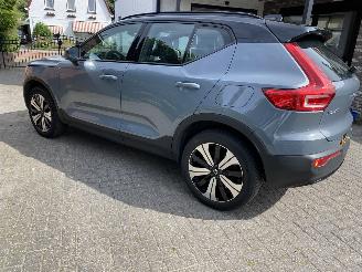 krockskadad bil auto Volvo XC40 Recharge Core 70 KWh 2022/11
