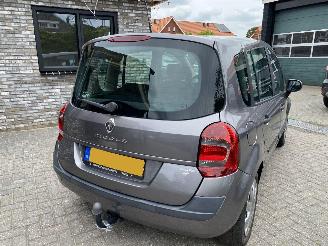 Renault Modus Automaat 1.6 82KW KORTE PRIJS. picture 10