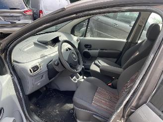 Renault Modus Automaat 1.6 82KW KORTE PRIJS. picture 31