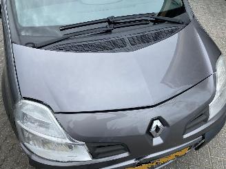Renault Modus Automaat 1.6 82KW KORTE PRIJS. picture 32
