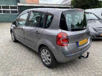 Renault Modus Automaat 1.6 82KW KORTE PRIJS. picture 13