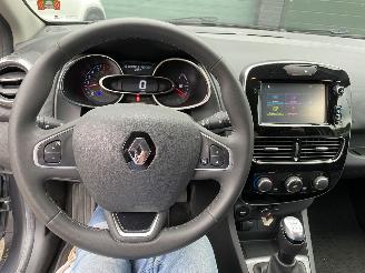 Renault Clio Estate 0.9 TCe Limited picture 38