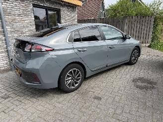 uszkodzony samochody osobowe Hyundai Ioniq Premium EV 38 KWh 2021/10