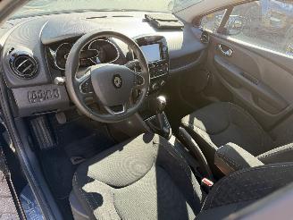 Renault Clio Limited 0.9 TCe station picture 19