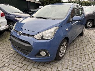 krockskadad bil auto Hyundai I-10 Motorschade.€1750 vaste prijs 2014/1
