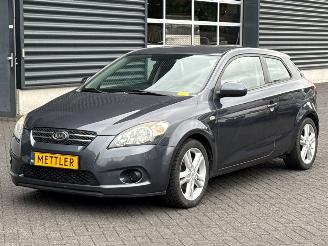 Avarii autoturisme Kia Cee d 1.4 CVVT 16V Hatchback 2Dr Benzine 1.396cc 66kW (90pk) FWD 2010/4
