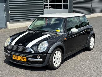 Auto incidentate Mini Mini 1.6 16V Cooper Hatchback  Benzine 1.598cc 85kW (116pk) FWD 2002/5
