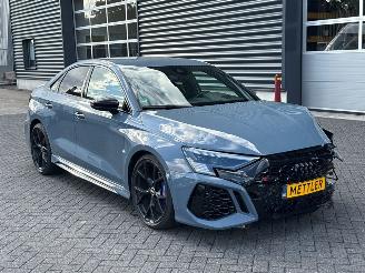 Voiture accidenté Audi Rs3 Limousine  Keramisch 2.5 TFSI 20V Quattro Sedan 4Dr Benzine 2.480cc 294kW (400pk) 4x4 2022/3
