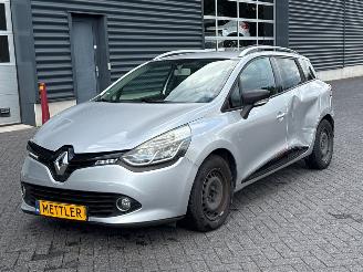 Coche accidentado Renault Clio 0.9 Energy TCE 12V Combi/o 4Dr Benzine 898cc 66kW (90pk) 2013/12