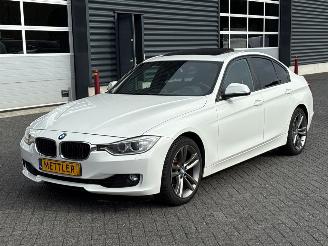 Schadeauto BMW 3-serie 320i 2.0 16V Sedan 4Dr Benzine 1.997cc 135kW (184pk) RWD 2012/4