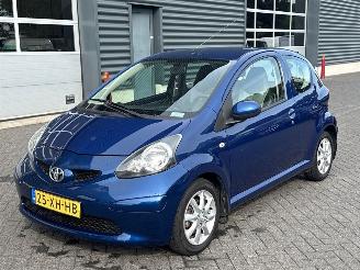 uszkodzony samochody osobowe Toyota Aygo 1.0 12V VVT-i Hatchback  Benzine 998cc 50kW (68pk) FWD 2008/1
