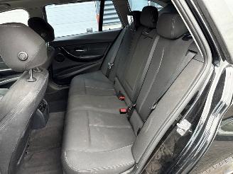 BMW 3-serie 320i 2.0 16V Combi/o  Benzine 1.997cc 135kW (184pk) RWD picture 10