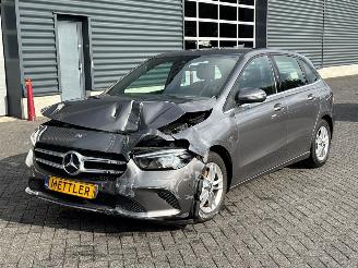 Voiture accidenté Mercedes B-klasse 1.3 B-180 Turbo 16V Hatchback  Benzine 1.332cc 100kW (136pk) FWD 2020/1