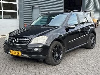 Voiture accidenté Mercedes ML 3.0 ML-280 CDI 4-Matic V6 24V SUV  Diesel 2.987cc 140kW (190pk) 4x4 2006/1