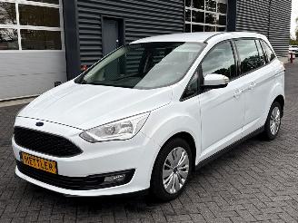 skadebil auto Ford Grand C-Max 1.5 TDCi 95 16V MPV  Diesel 1.499cc 70kW (95pk) FWD 2017/8