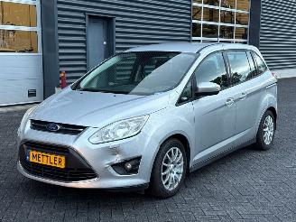 skadebil auto Ford Grand C-Max 1.0 ECOBOOST, 7 persoons Benzine 92KW (125pk) 2013/1