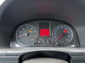 Volkswagen Touran 1.6 FSI 16V MPV  Benzine 1.598cc 85kW (116pk) FWD picture 13