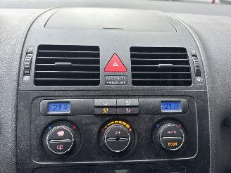 Volkswagen Touran 1.6 FSI 16V MPV  Benzine 1.598cc 85kW (116pk) FWD picture 14