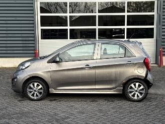 Kia Picanto 1.0 12V Hatchback  Benzine 998cc 51kW (69pk) FWD picture 2