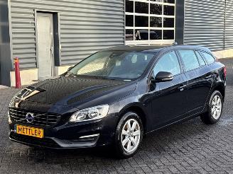 Unfallwagen Volvo V-60 1.6 T3 16V Combi/o  Benzine 1.598cc 110kW (150pk) FW 2014/2