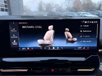 BMW 5-serie 520i M Pakket 360 camera 2.0 TwinPower Turbo 16V Sedan 4Dr Elektrisch Benzine 1.998cc 153kW (208pk) RWD 2023-07  B48B20S; B48B20P picture 26