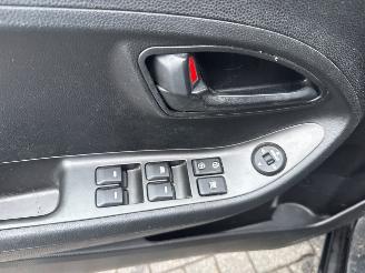 Kia Picanto 1.2 16V Hatchback  Benzine 1.248cc 63kW (86pk) FWD picture 16