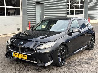 uszkodzony samochody osobowe BMW 1-serie M135i xDrive 2.0 TwinPower 16V Hatchback  Benzine 1.998cc 221kW (300pk) 4x4 2025/2