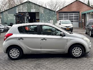 Hyundai I-20 1.2i 16V Hatchback  Benzine 1.248cc 57kW (77pk) FWD picture 6