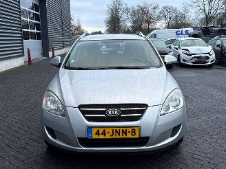 Kia Cee d 1.4 16V Combi/o  Benzine 1.396cc 80kW (109pk) FWD picture 8