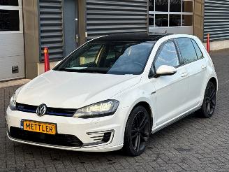 krockskadad bil auto Volkswagen Golf 1.4 GTE 16V Hatchback  Elektrisch Benzine 1.395cc 150kW (204pk) FWD 2015/12