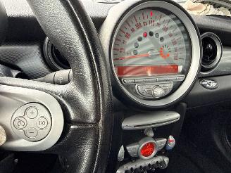 Mini Cooper S 1.6 16V Cooper S Cabrio  Benzine 1.598cc 128kW (174pk) FWD picture 15