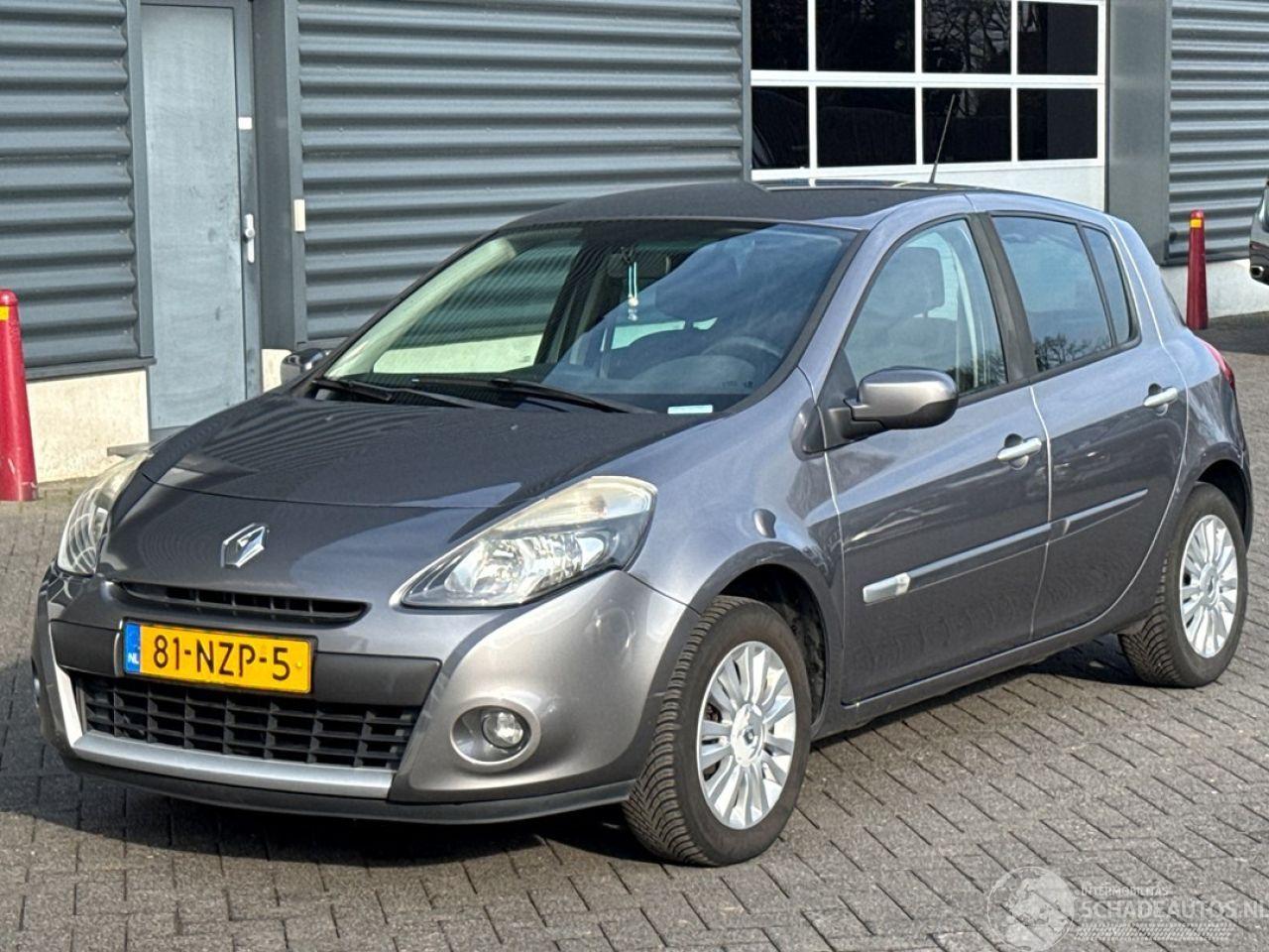 Renault Clio 1.2 16V 75 Hatchback  Benzine 1.149cc 55kW (75pk) FWD