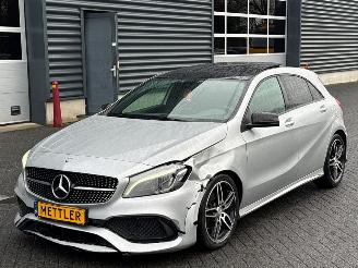 krockskadad bil auto Mercedes A-klasse 2.2 A-200 CDI, A-200d 16V Hatchback  Diesel 2.143cc 100kW (136pk) FWD 2015/10