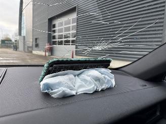 Porsche Taycan 79/84 kWh Sedan 4Dr Elektrisch 280 (381pk) picture 33