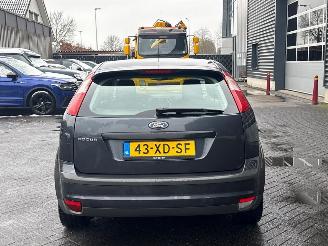 Ford Focus 1.6 16V Hatchback  Benzine 1.596cc 74kW (101pk) FWD picture 4