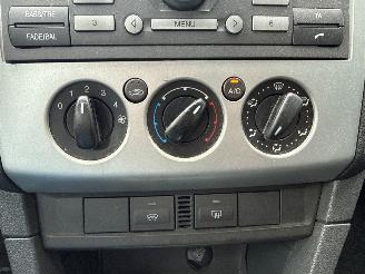 Ford Focus 1.6 16V Hatchback  Benzine 1.596cc 74kW (101pk) FWD picture 16