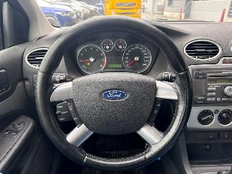 Ford Focus 1.6 16V Hatchback  Benzine 1.596cc 74kW (101pk) FWD picture 13