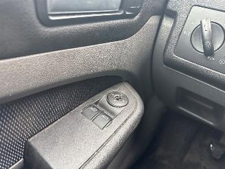 Ford Focus 1.6 16V Hatchback  Benzine 1.596cc 74kW (101pk) FWD picture 18