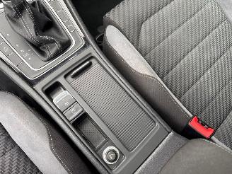 Volkswagen Golf R-Line 1.4 TSI 125 16V Hatchback  Benzine 1.395cc 92kW (125pk) FWD picture 22