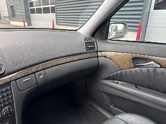 Mercedes E-klasse 3.2 E-320 CDI 24V Sedan 4Dr Diesel 3.222cc 150kW (204pk) RWD picture 18