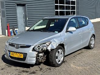  Hyundai I-30 1.4 CVVT 16V Hatchback  Benzine 1.396cc 80kW (109pk) FWD 2009/1