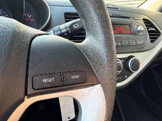 Kia Picanto 1.0 12V Hatchback  Benzine 998cc 49kW (67pk) FWD picture 16
