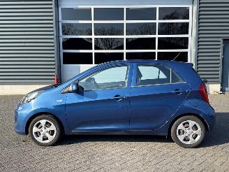 Kia Picanto 1.0 12V Hatchback  Benzine 998cc 49kW (67pk) FWD picture 2