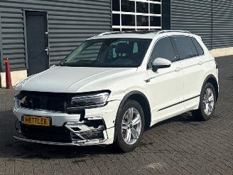 Schadeauto Volkswagen Tiguan R-line 1.5 TSI 16V Evo BlueMotion Technology SUV  Benzine 1.498cc 110kW (150pk) FWD 2020/1