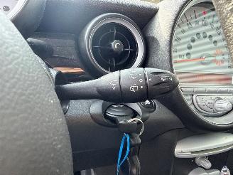 Mini One 1.4 16V Hatchback  Benzine 1.397cc 70kW (95pk) FWD picture 16